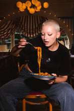 Carica l'immagine nel visualizzatore di Gallery, T-shirt "Mano" - Pietro B